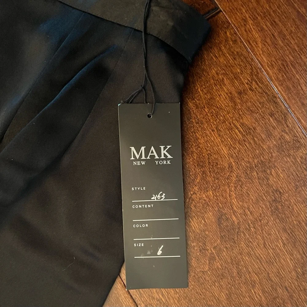 MAK New York • NEW Black Silk Lined Pencil Skirt | Beautiful & Classic | size 6 - Picture 3 of 11